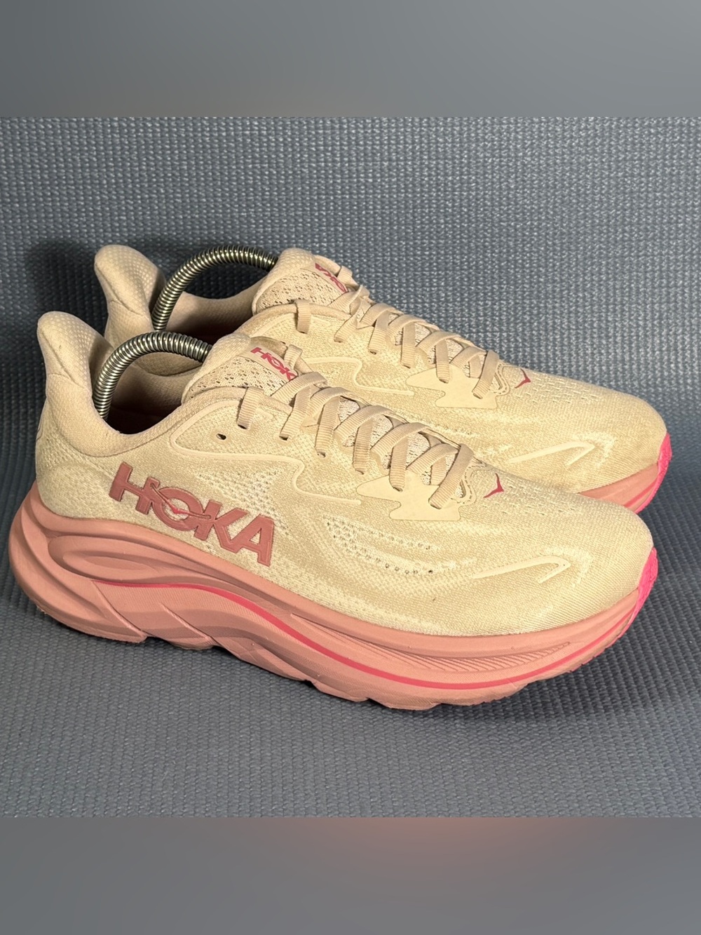 HOKA One One Clifton 10 Rose Cream/Dried Rose Running Shoes Women’s Size 10
